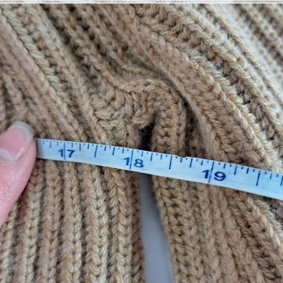 Banana Republic Camel Cashmere and Wool Blend Cardigan Size Small - Picture 11 of 12